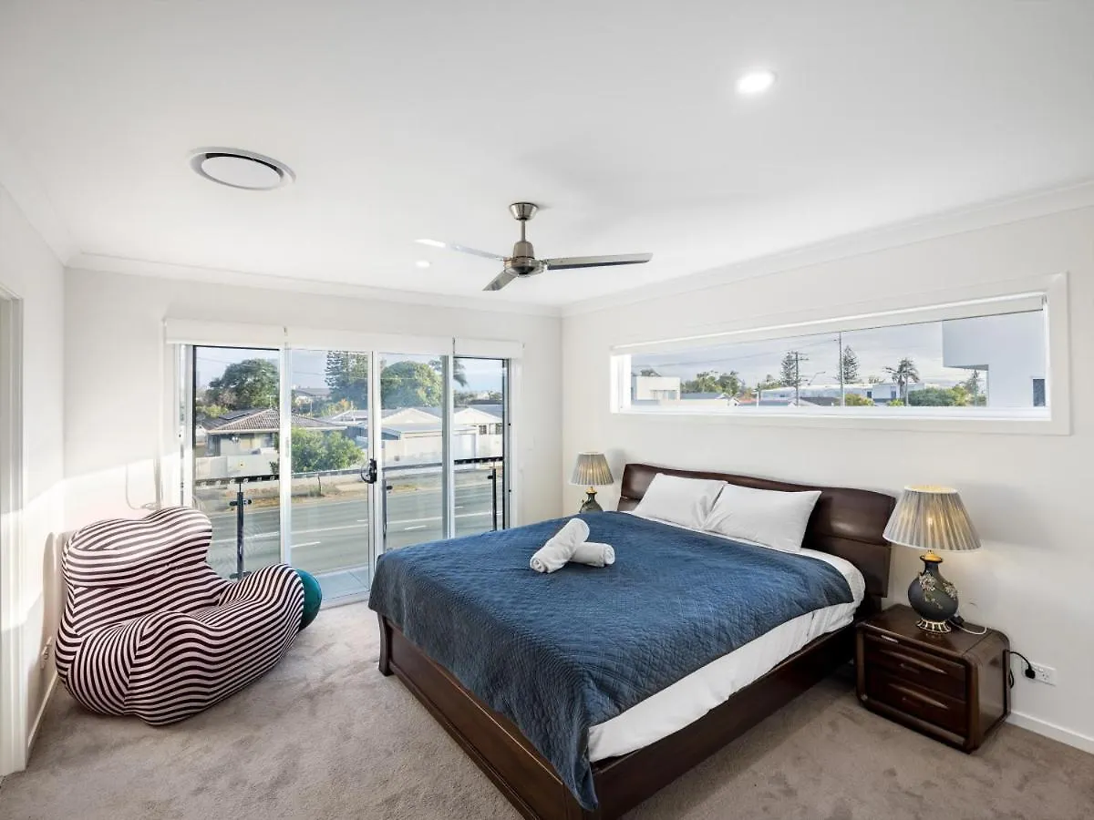 Holiday home 4Br Cozy House 5Mins To Beach Gold Coast