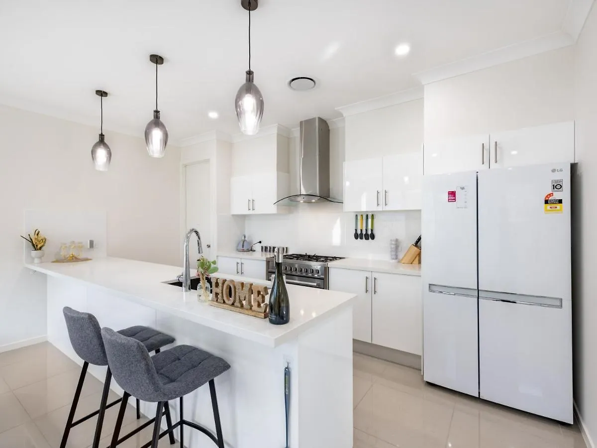 Holiday home 4Br Cozy House 5Mins To Beach Gold Coast